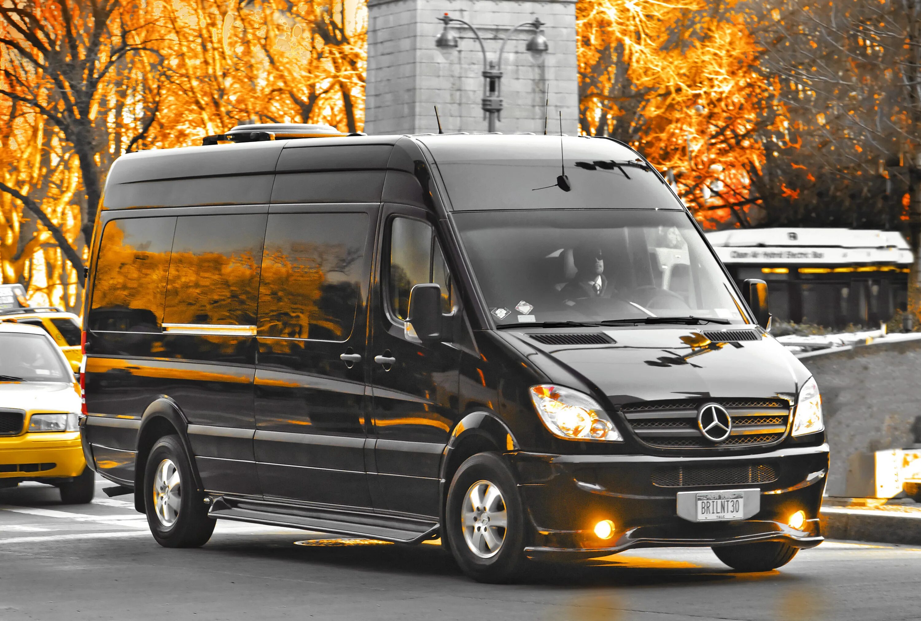 Мерседес спринтер ру. Mercedes-Benz Sprinter. Мерседес Бенц Спринтер. Мерседес Бенц Спринтер пассажирский. Микроавтобус Мерседес Спринтер.