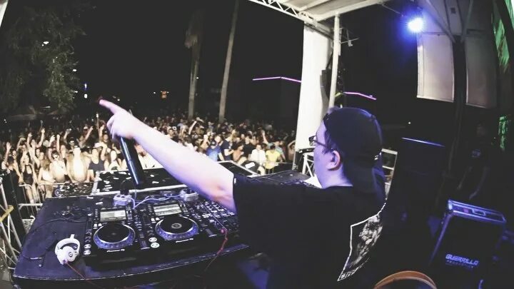 Общак (2014) the drop. Гандольфини общак. Общак фильм 2014 постер. Пина колада ремикс. Девочка пина колада.