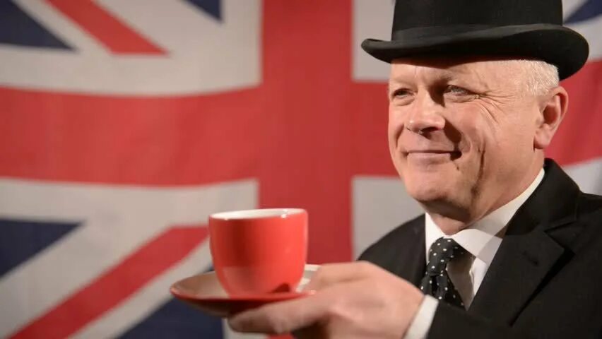 Англичане пьют чай. Англичанин. Британцы пьют чай. Англичане и чай. Английский пеп