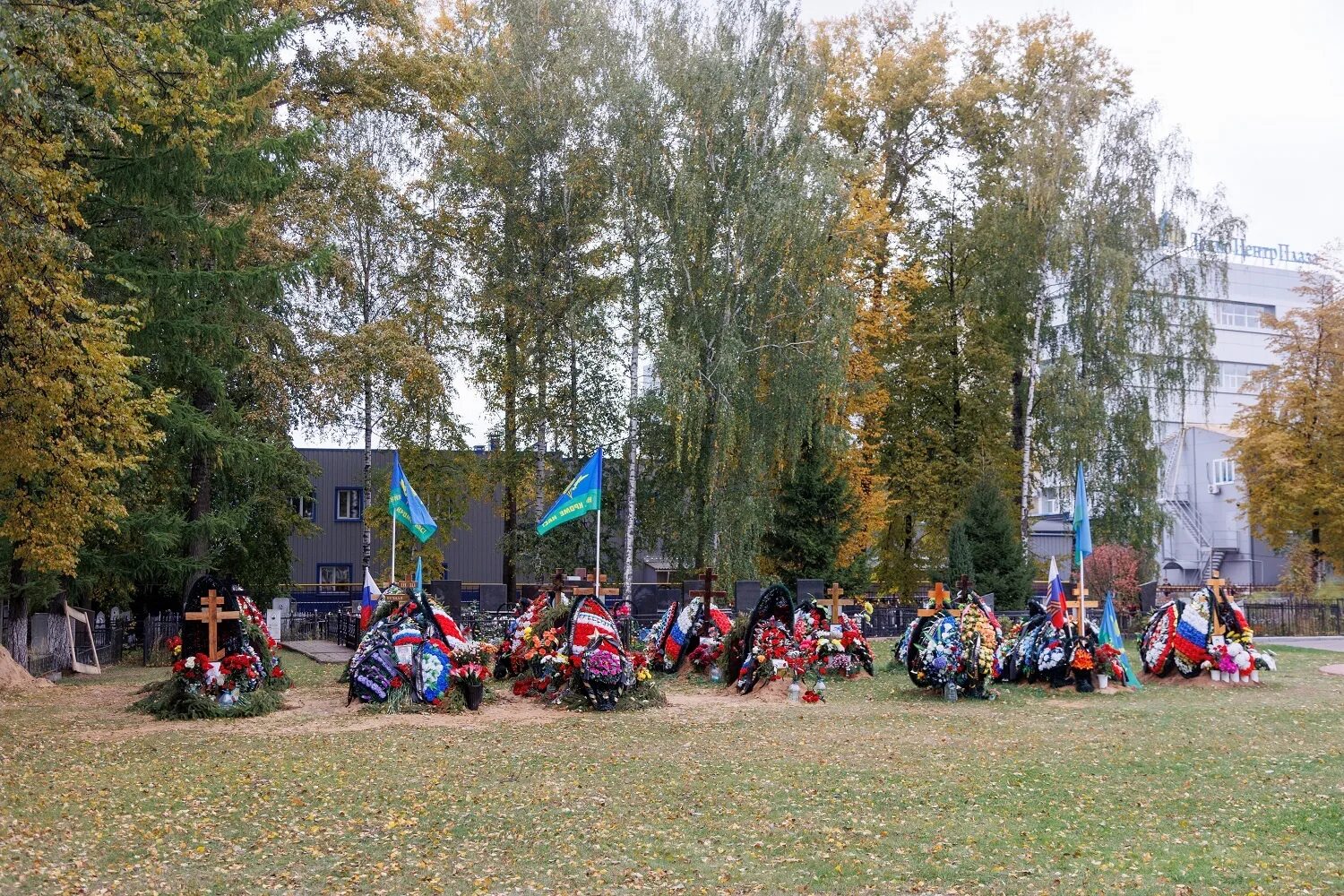 Пускепалиса похоронят. Похороны Пускепалиса в Ярославле. Мобилизация в Ярославле. Могила Сергея Пускепалиса в Железноводске фото. Поддержка воинов.