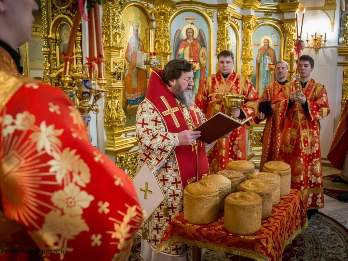 Пасхальная заутреня. Пасхальная литургия. Церковное богослужение – Пасхальная литургия. Пасха в 2022 Церковь богослужения. Пасхальная служба в храме Федосеевки.