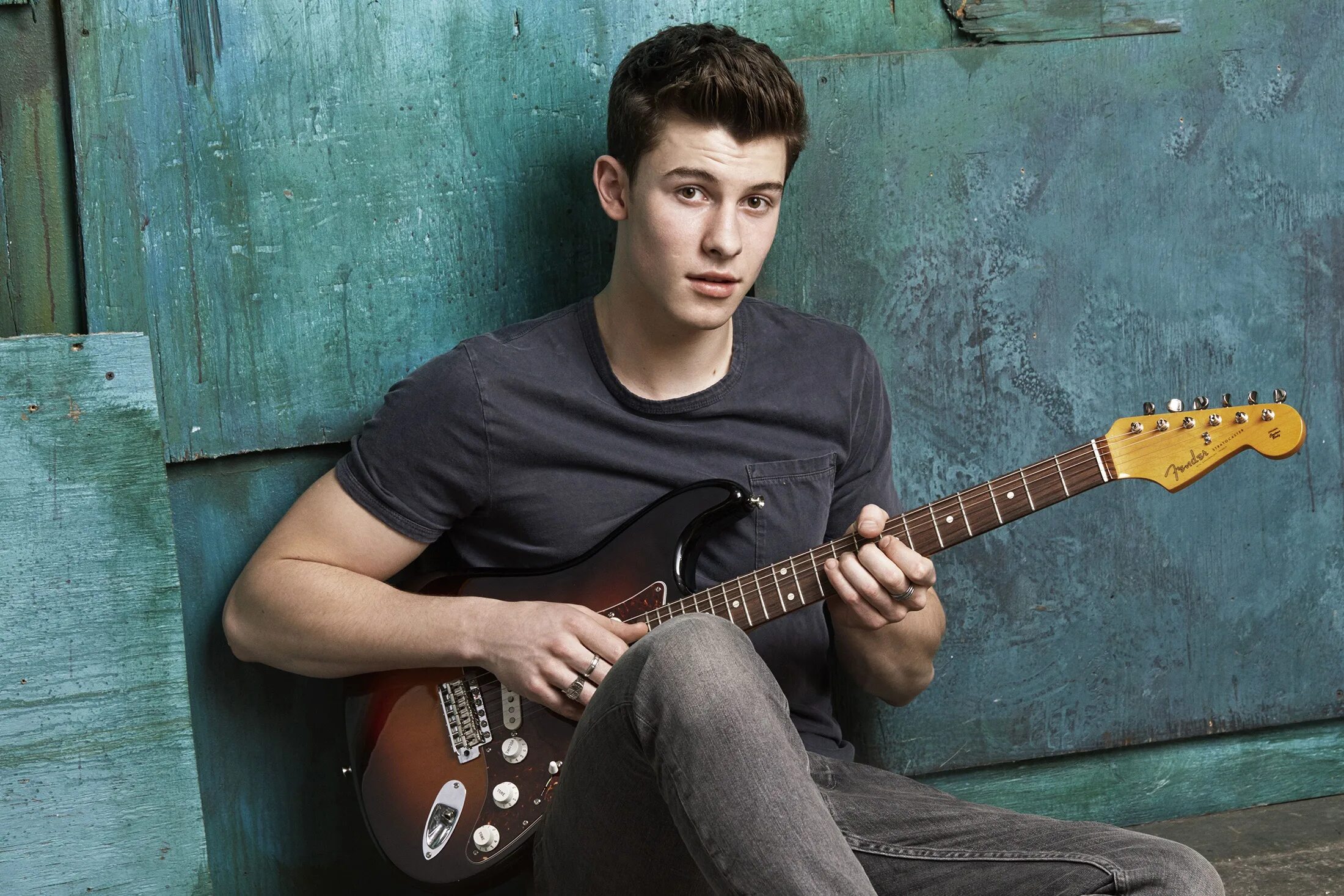 Шон мендес слушать. Shawn mendes. shawn mendes шон мендес. шон мендес с гитарой.