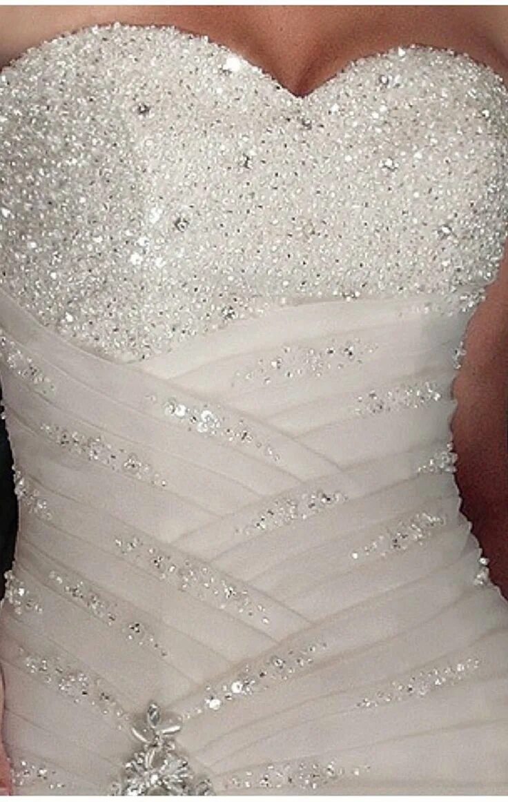 Платье с корсетом. Платье расшитое камнями. Свадебное платье с вышивкой. Свадебное платье с пайетками. Платье расшитое жемчугом.