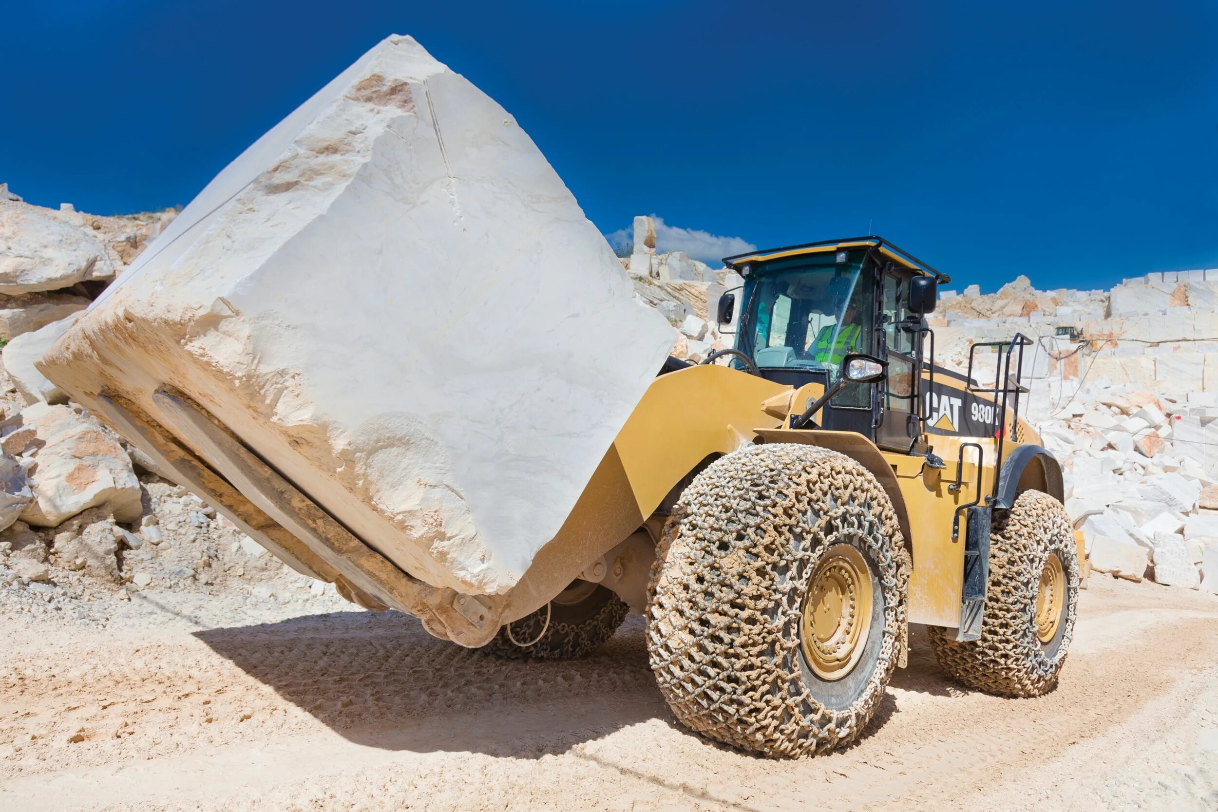 Самый большой погрузчик в мире letourneau l2350. Komatsu wa1200-3. Полноприводный вилочный погрузчик tcm. Спецтехника фронтальный погрузчик. Погрузчик большой.