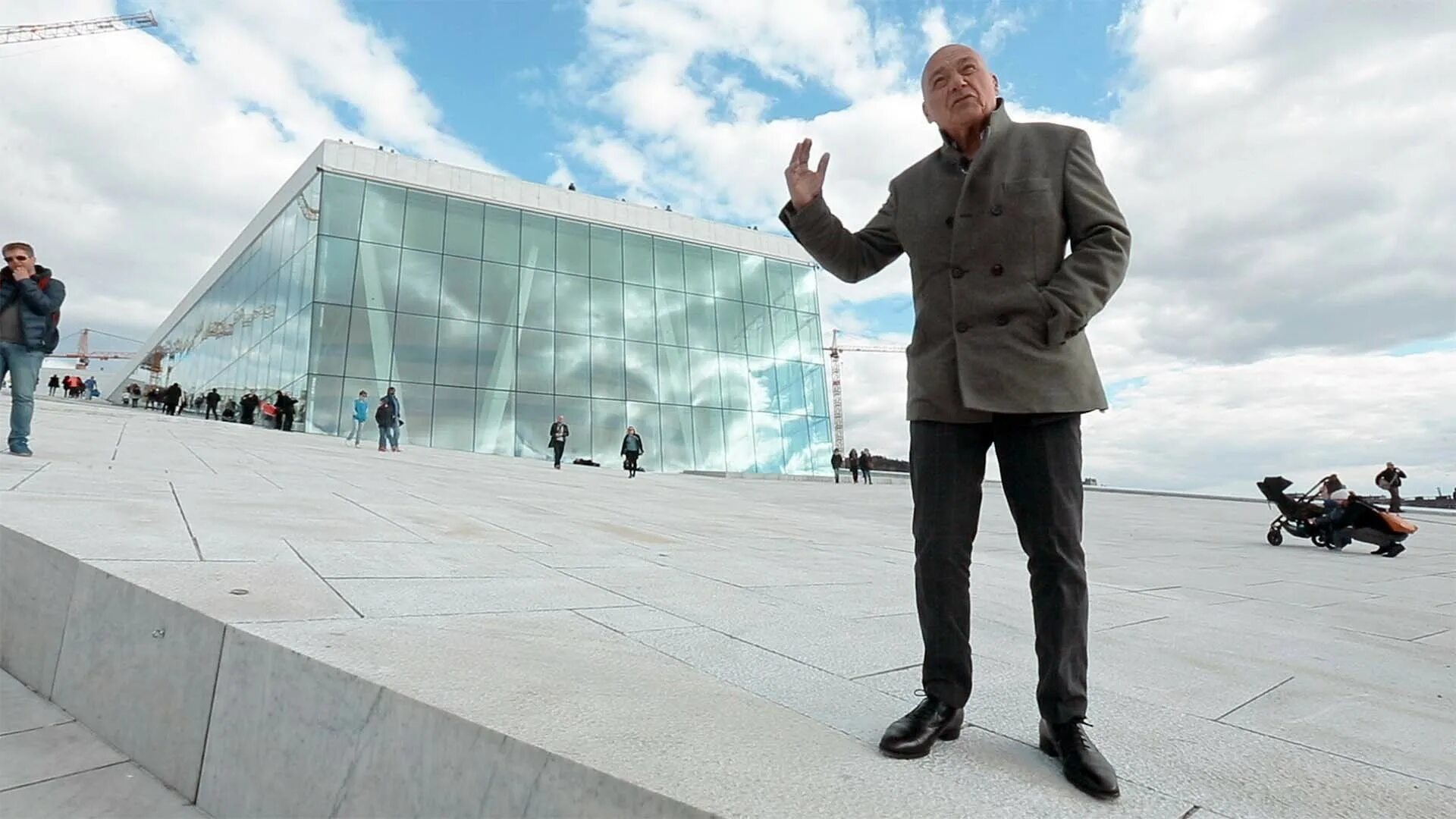 Ютуберы у которых много подписчиков. У кого больше всего подписчиков на youtube. 1 канал самое самое самое. Блогер у которого больше всего подписчиков. Самый много подписчиков в россии на ютубе.