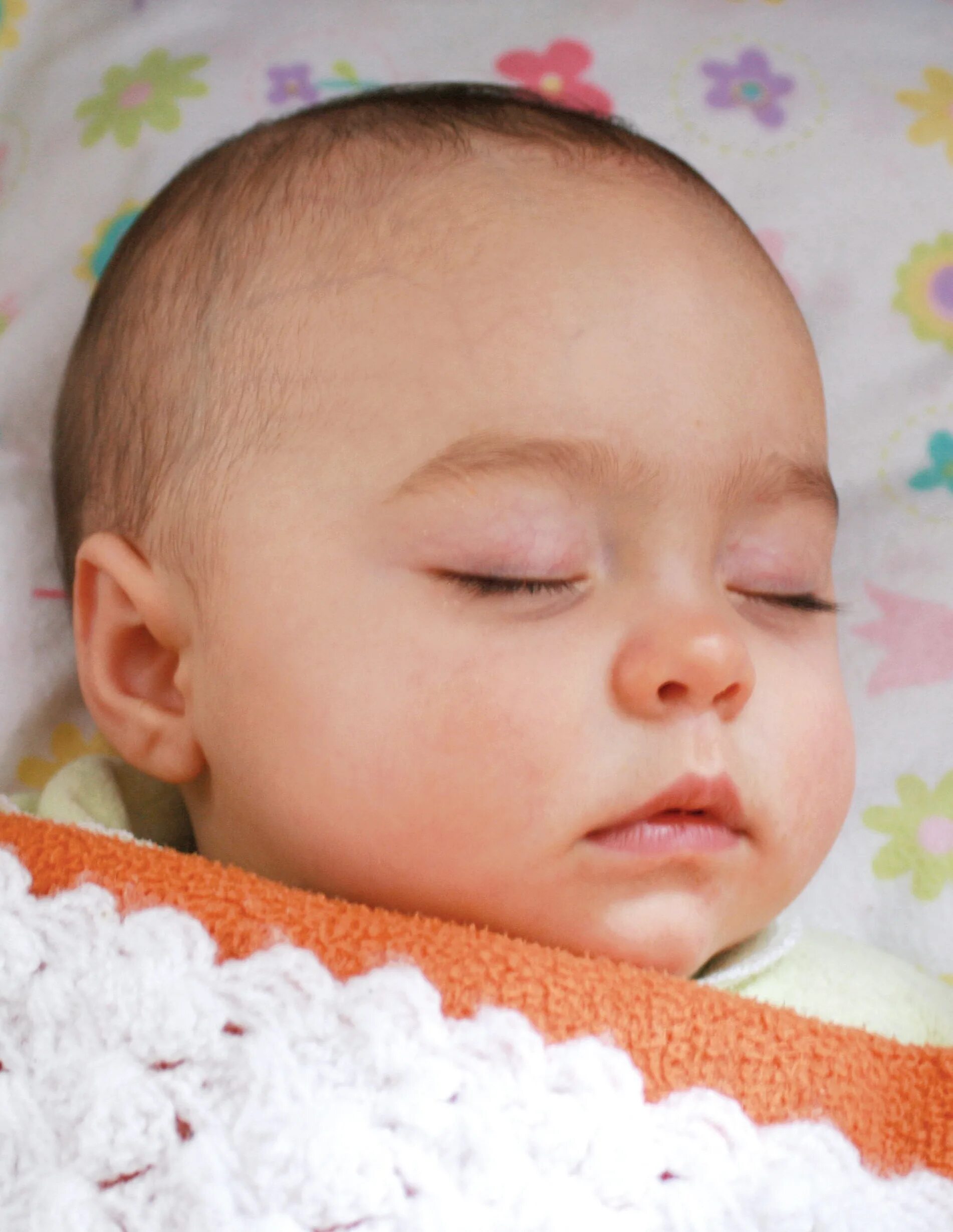 Ребенок без лица картинки. Новорожденный ребенок. Лицо младенца. Лицо новорожденного ребенка. Спящие малыши.