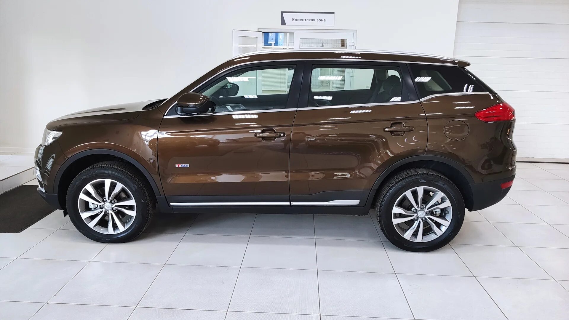 Атлас про отзывы реальных владельцев 2023. Geely Atlas 1.8. Geely Atlas 1.8 Turbo. Geely Atlas Люкс. Geely Atlas Pro графит.