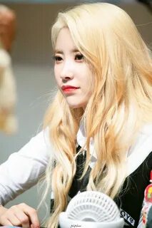 Pin oleh HoneyHuihyeon di Huihyeon (DIA) .