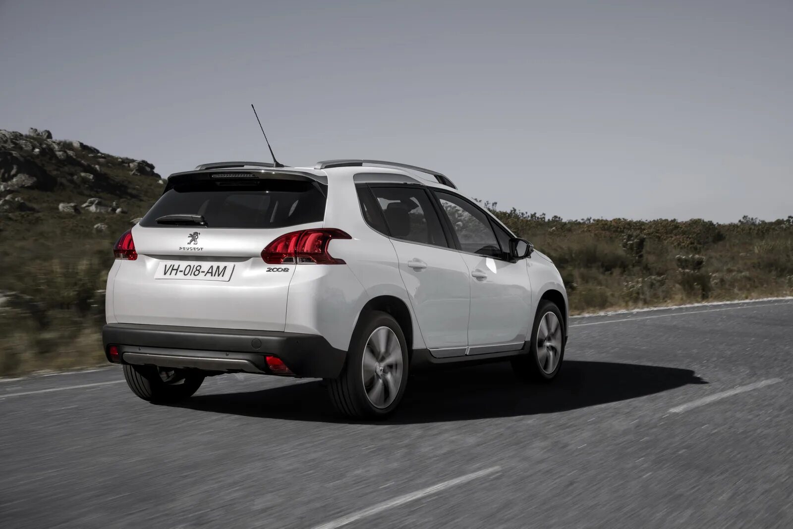 2008 обзор. Peugeot 2008 ii. пежо 2008 2 поколение. peugeot 2008 2025. peugeot 2008 1.2 мт, 2014.