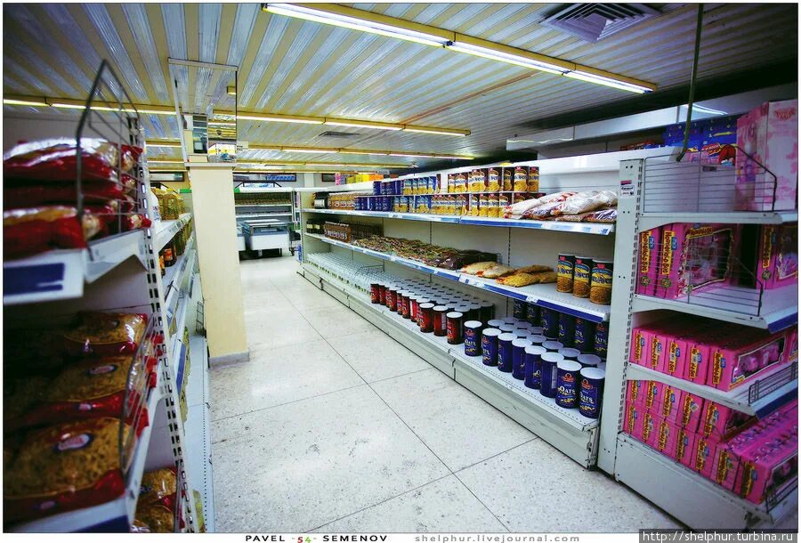 Кубинские магазины. Куба полки магазинов. Магазины на кубовой. Продуктовые магазины на кубе. Магазины на кубе.