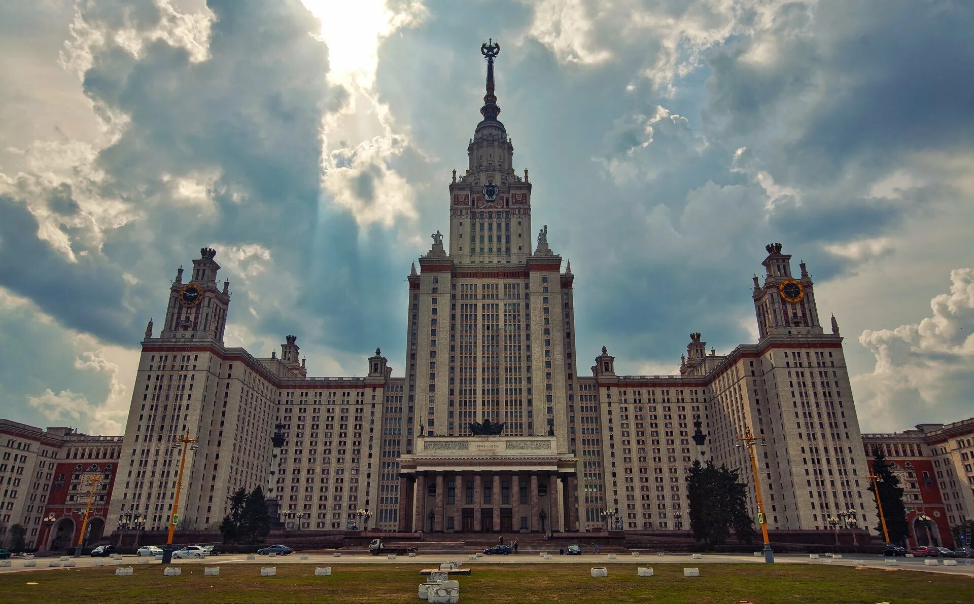 Мгу фон. МГУ Воробьевы горы. Комплекс зданий МГУ на Воробьевых горах. Главного здания МГУ на Воробьёвых горах;. Руфферы МГУ.