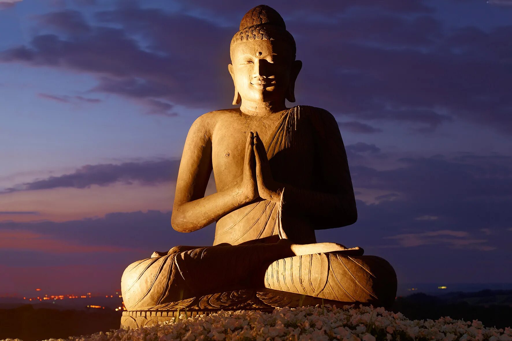 Будда Шакьямуни в нирване. Нирвана буддизм. Нирвана в индийской философии. Нирвана Шакьямуни спящий Будда. Будду игра