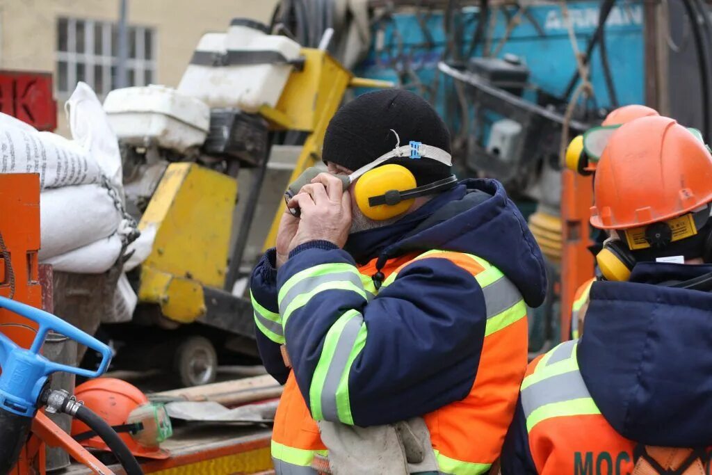 Арсен каренович мосводосток. Гуп логотип. Гуп мосводосток сайт. Мосводосток логотип. Водный бассейн мосводосток.