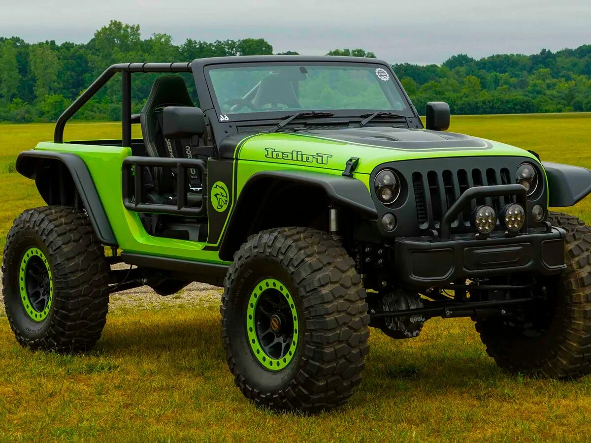Машина джип фото. Jeep Trailcat. Зеленый Jeep Trailcat. 2016 Jeep Trailcat. Jeep Wrangler кислотный.
