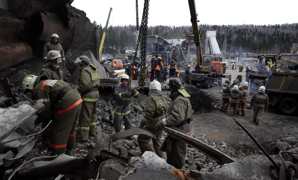 5 мая 2010. Взрывы на шахте «Распадская» (2010). Взрыв метана на шахте Распадская. Взрыв метана на шахте Ульяновская.