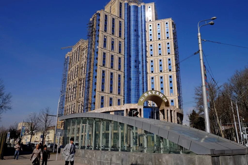 Дом таджикистан душанбе. Новостройки в душанбе 2025. дом ватан душанбе. жк ватан душанбе. тц садбарг душанбе.