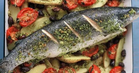 Форель в духовке целиком с овощами
