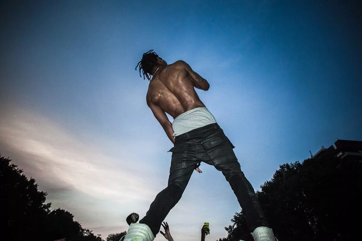 Трэвис скотт. Rodeo трэвис скотт обложка. Rodeo трэвис скотт. Travis scott rodeo обложка. Трэвис скотт кукла.