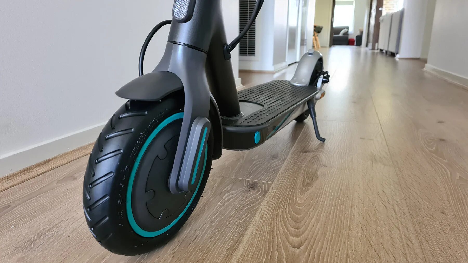 Самокат Xiaomi Mercedes-AMG. Mi Electric Scooter Pro 2. Mi Electric Scooter Pro 2 Mercedes-AMG Petronas. Xiaomi mi Electric Scooter Pro 2 Mercedes-AMG Petronas f1 Team Edition. Xiaomi скутер