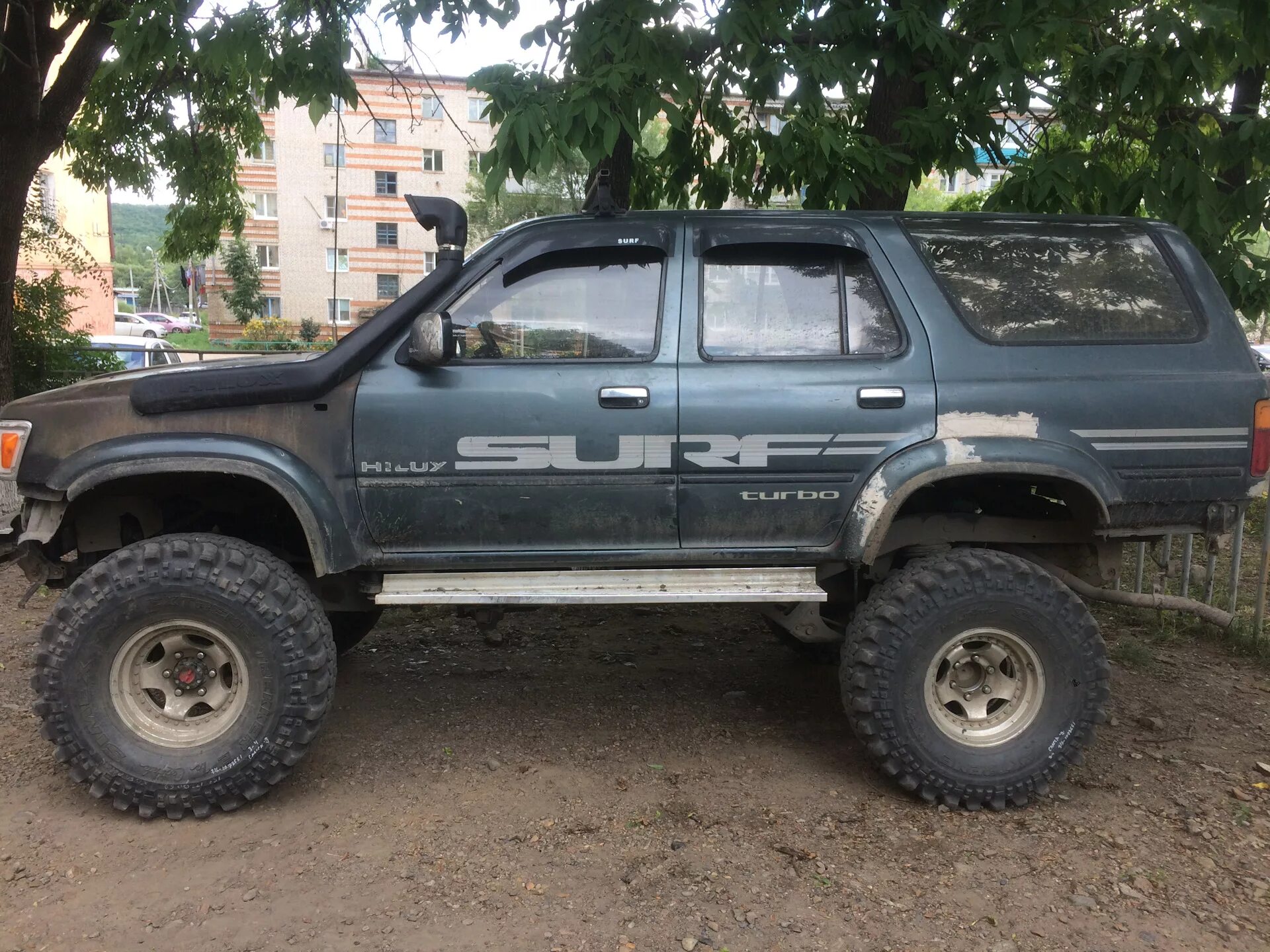 Сурф 130 на 33 колесах. Hilux surf 185 33 колеса. Сурф 130 на 33 колесах. Колеса сурф 130. Toyota hilux surf 130.