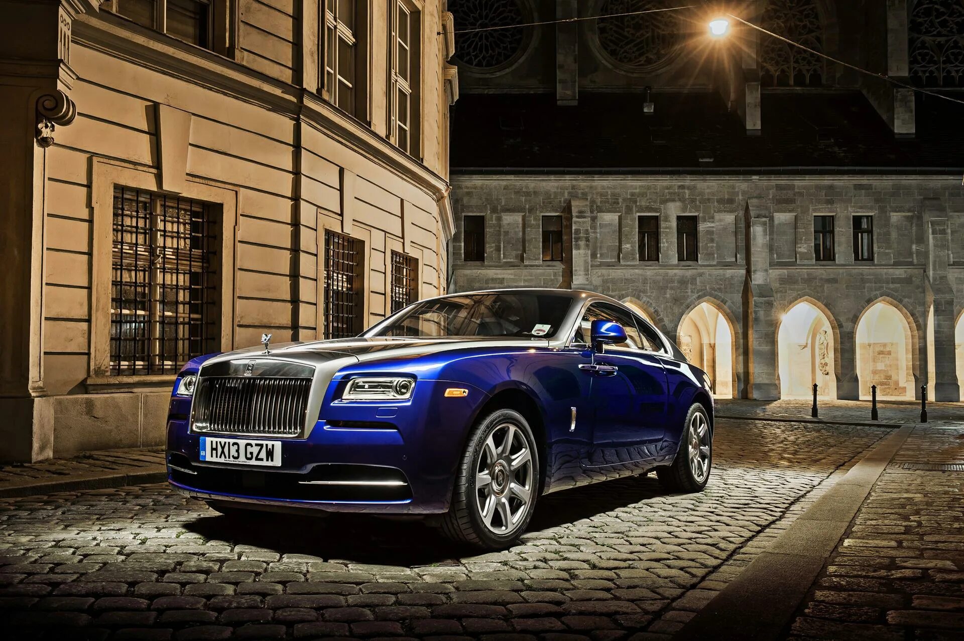 Роллс ройс 5. Машина Rolls Royce Wraith. Роллс Ройс 2016. Rolls-Royce Wraith (2013). Rolls Royce Phantom Coupe 2020.