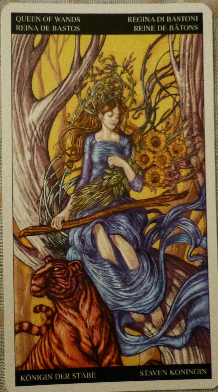 Королева мечей и королева жезлов сочетание таро. Королева жезлов таро. карта королева посохов таро. карта таро королева жезлов. queen of wands таро.