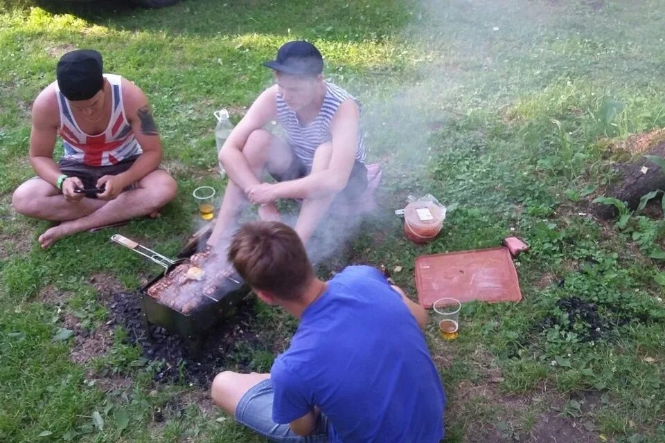 Коломенский парк можно ли жарить шашлыки ?. Нельзя жарить шашлыки в особый противопожарный режим. Запахло весной, шашлыками.