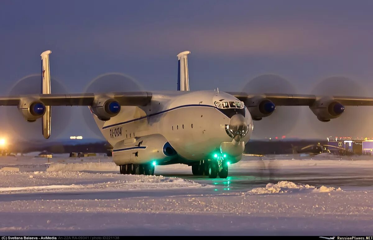Boeing 737 azal. Военные самолеты на флайтрадаре. Найти самолет. Пассажирнские самолёты. Самолет байдена flightradar24.