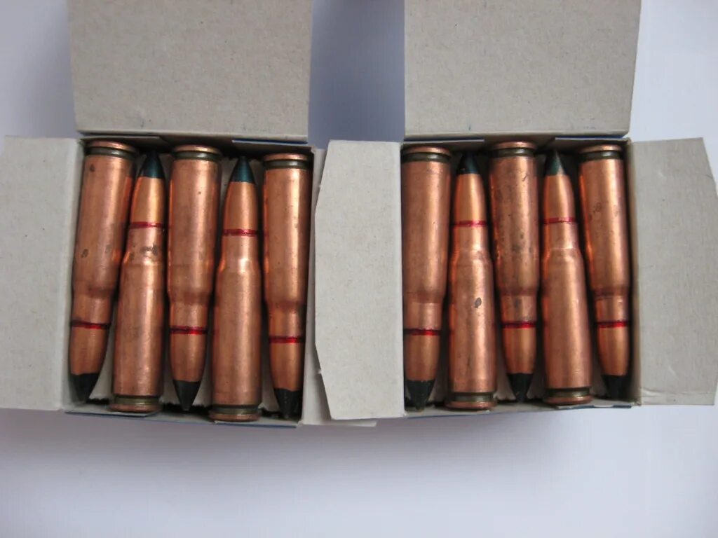 7.62 х39 охотничий. Патрон 7.62х39. патрон 7.62х39 бронебойно зажигательный. калибр 7.62x25. светозвуковые патроны 7.62 на 25.