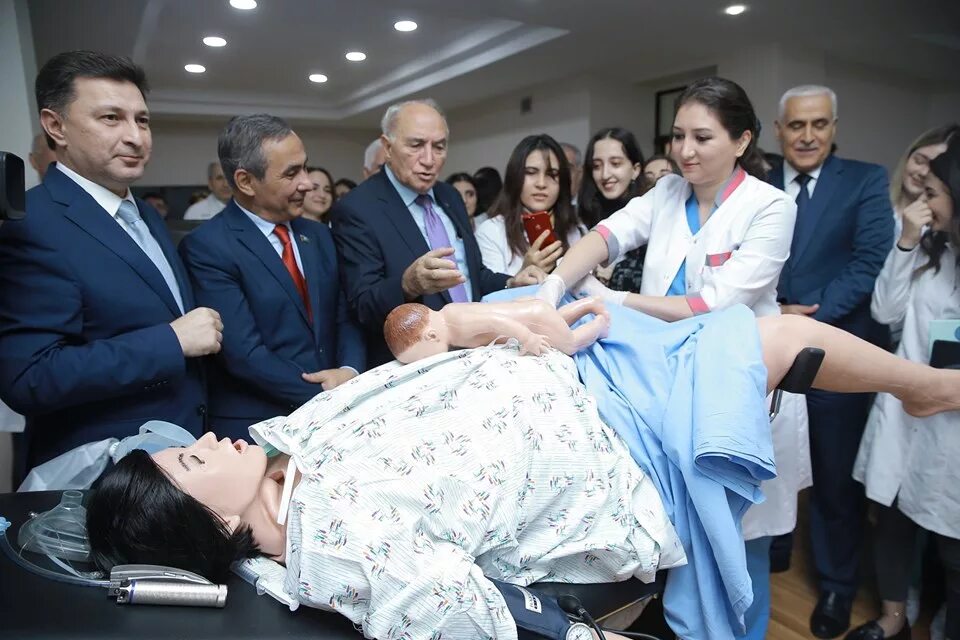 Азербайджан тибб университет. Мед университет в баку. Бакинский медицинский. Мед университет в баку. Бакинский медицинский.