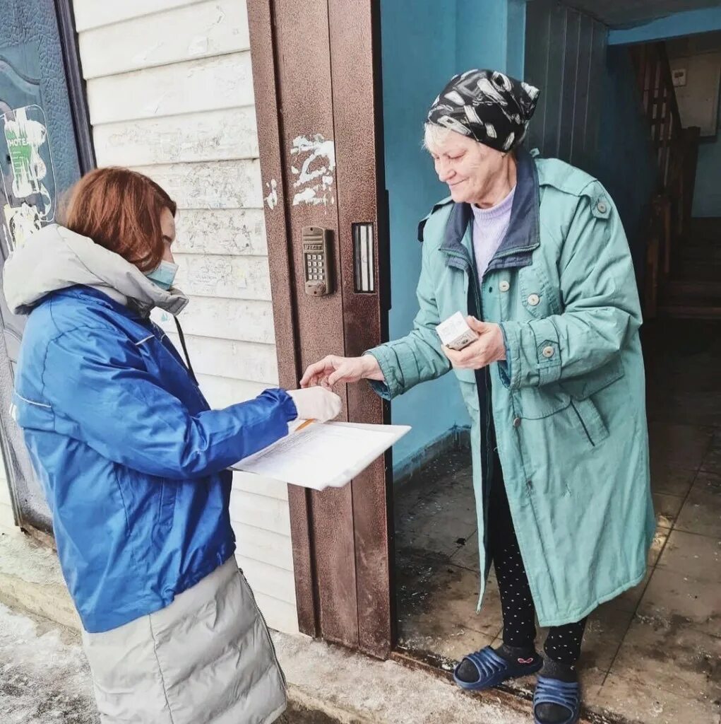 дом престарелых ульяновск дом престарелых. волонтеры помогают пожилым людям. психологическая помощь пожилым фото. уроки онлайн ульяновск. ульяновск помощь пожилым людям.