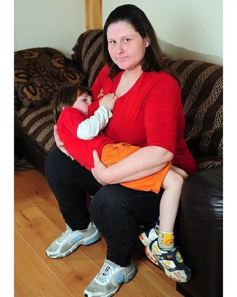 Грудное вскармливание. Кормление грудью. Малыш и мама. Кормящая мама. Грудное вскармливание.