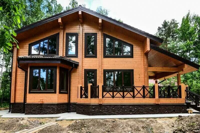 Строительные компании клееный брус. Проекты деревянных домов. Строительство из бруса. Строительство дома из бруса. Строительные компании клееный брус.
