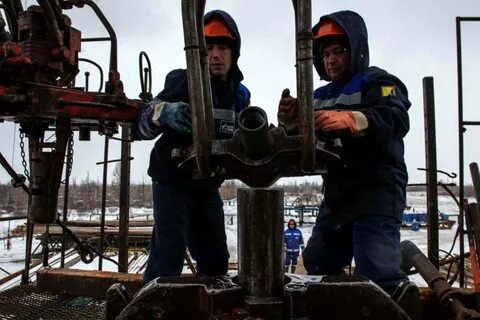 вахта нефтяная компания