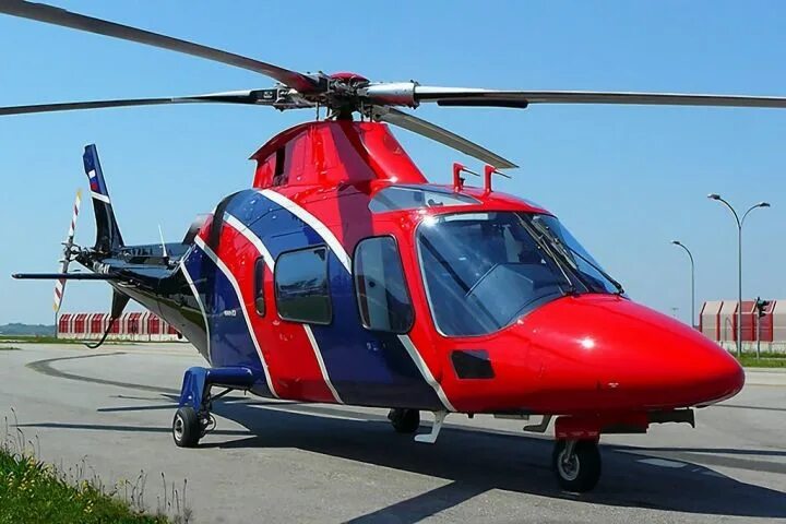 Купить вертолет бу в россии. AGUSTAWESTLAND aw109. Вертолет Робинсон Leonardo Helicopters aw109. Eurocopter aw109. Aw109 Trekker.