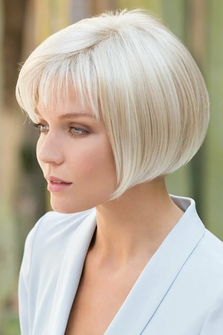 Стрижка боб-каре на короткие волосы без челки. Боб-гарсон или градуированный боб. Показать каре на короткие волосы. Показать каре на короткие волосы. Градуированный боб 2020.