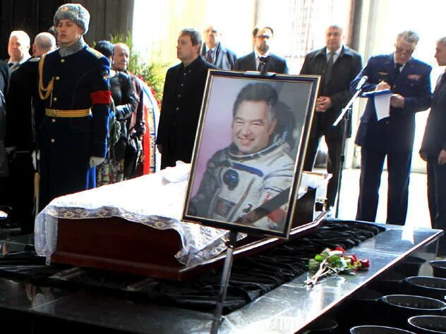 Сколько погибло космонавтов в ссср. Космонавт Гречко похороны. Могила Космонавта Гречко. Гибель Космонавта Добровольского.