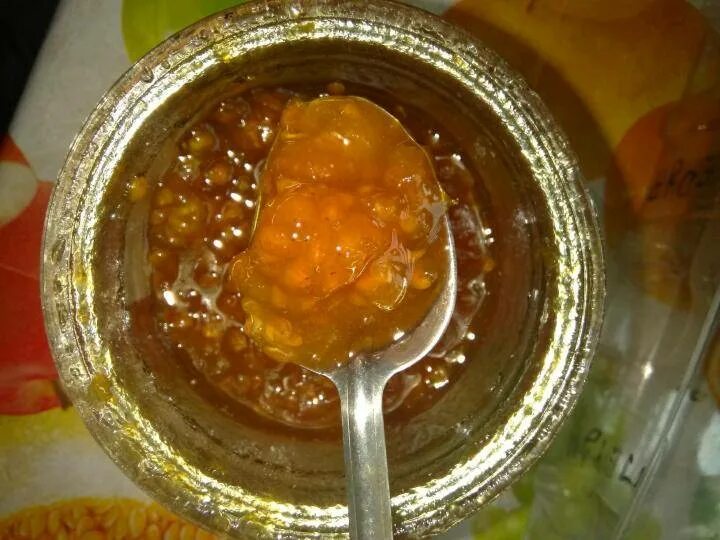 Варенье из морошки карелия. Варенье из морошки как варить простой рецепт. Морошковое варенье. Моченая морошка. Джем из морошки.