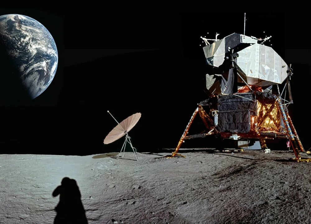 Какой аппарат совершил первую посадку на луну. Аполлон 12. Аполлон 1969 Аполлон 11. Аполлон 12 на Луне. Аполлон 12 1969 год.