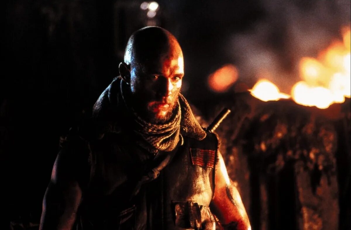 Кристиан бейл власть огня. Власть огня слушать. Мэттью макконахи в фильме власть огня. Власть огня фильм 2002. Власть огня фильм 2002.