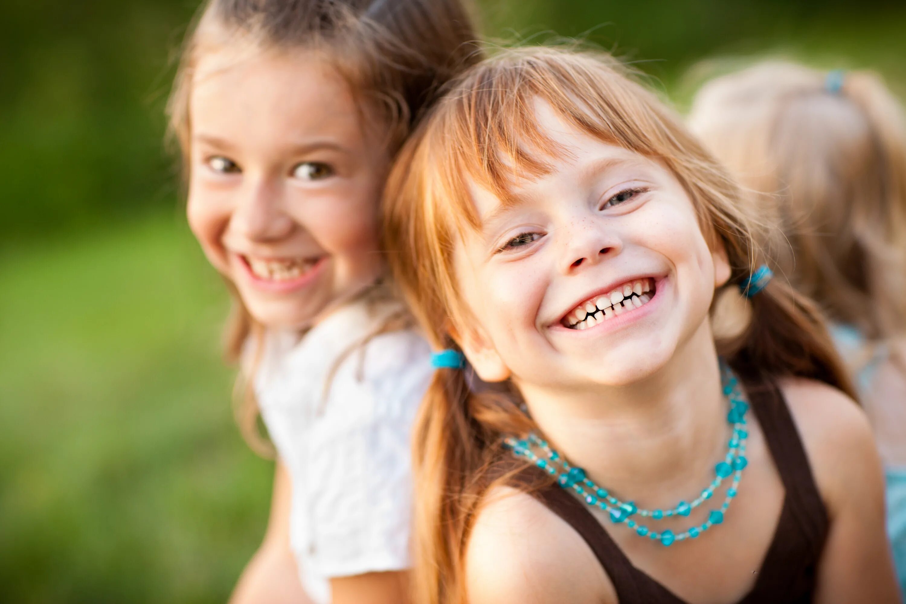 Children laughing. Улыбка ребенка. Ребенок улыбается. Радостные дети. Счастливый ребенок.