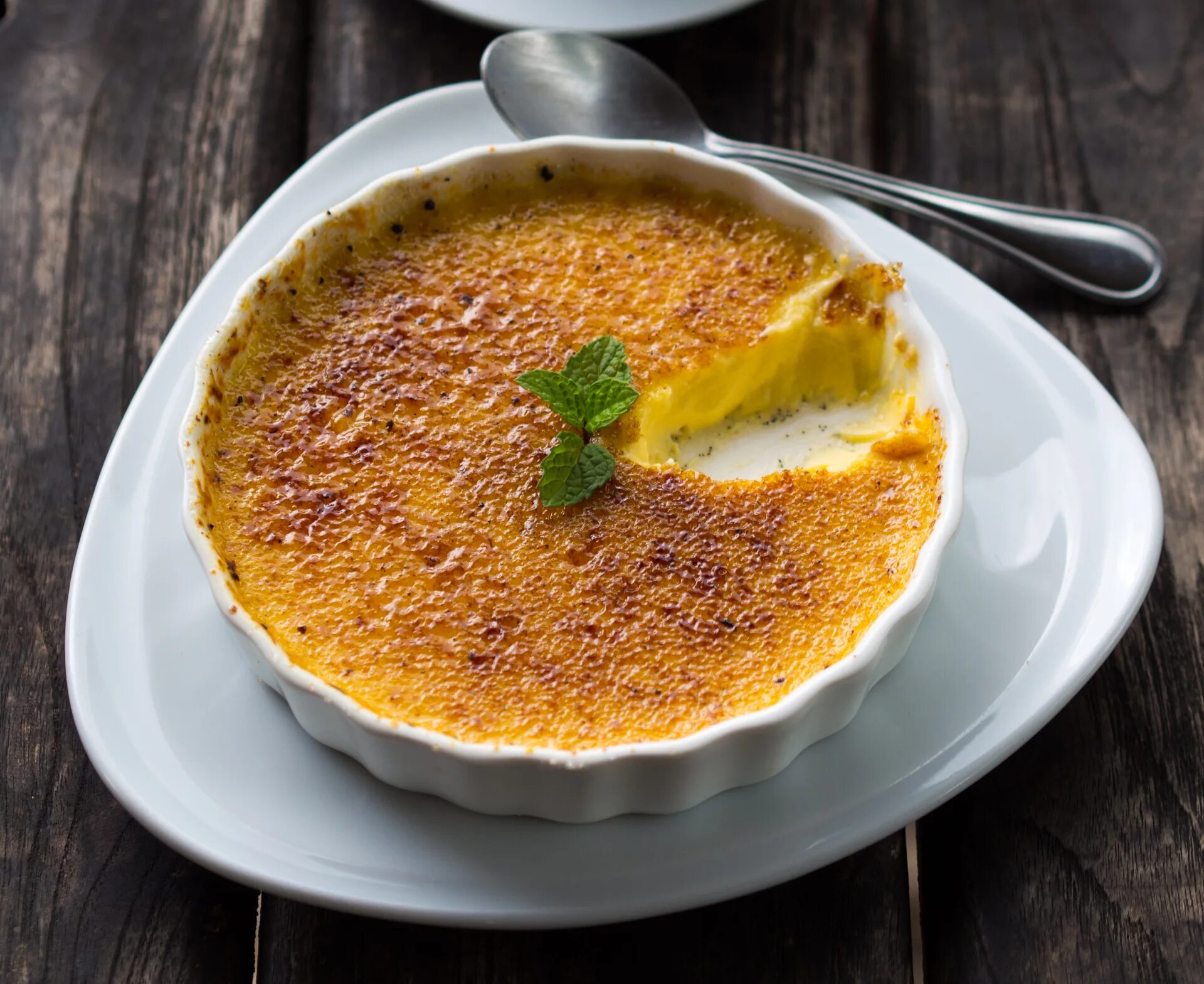 Крема Каталана. Крем-брюле. Крем брюле Каталония. Crema Catalana десерт. Крем каталана