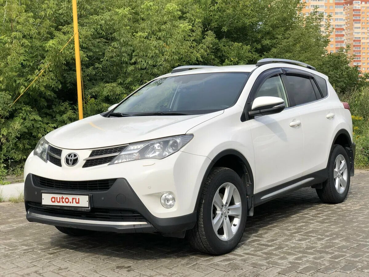 Toyota rav4 2013. Тойота рав 4 2013. Тойота рав 4 2013 белый. Машина Тойота рав 4 белая. Рав ру