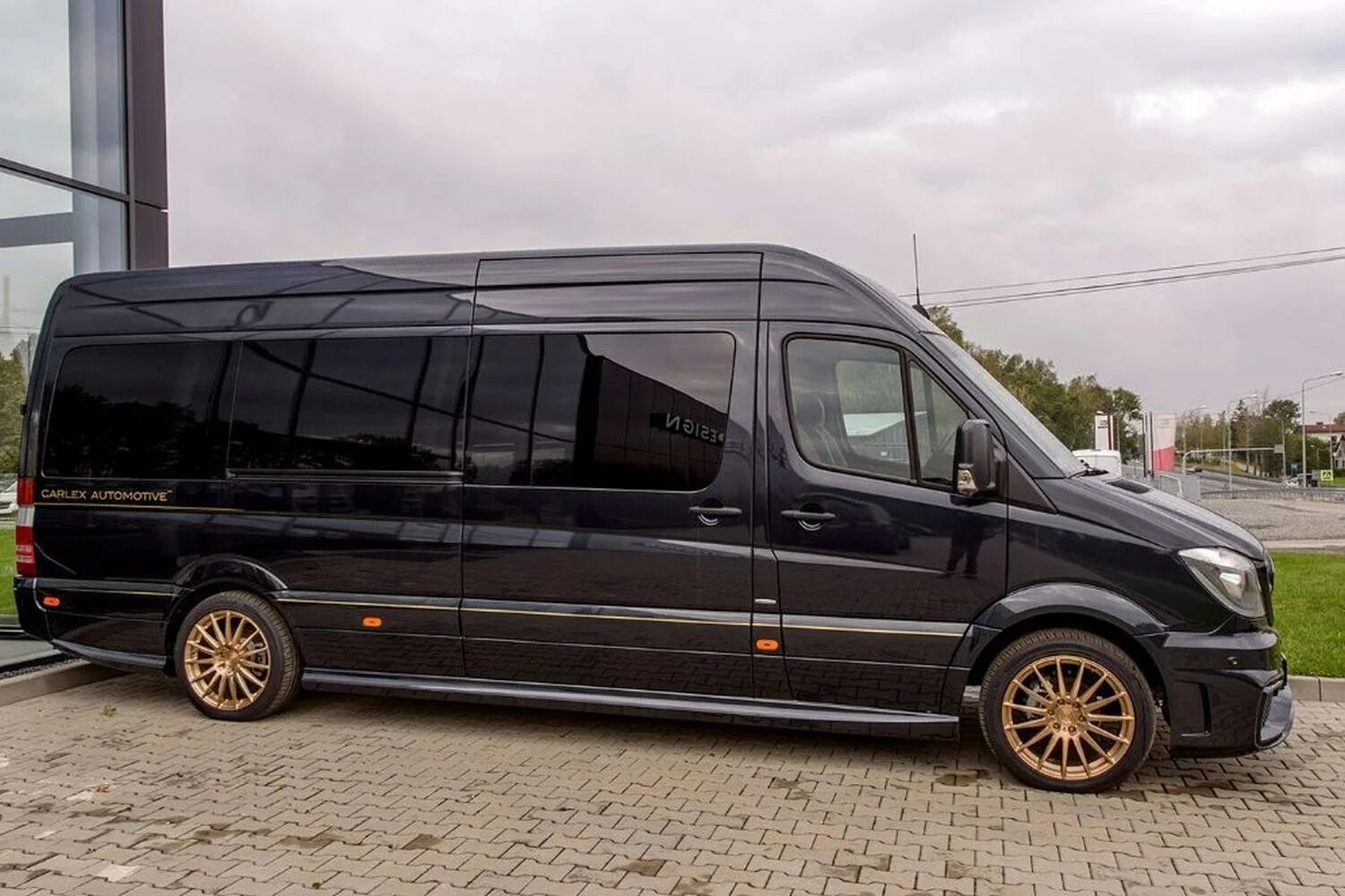 Длинный спринтер. Мерседес Спринтер пассажирский. Mercedes Sprinter 20 мест. Мерседес Спринтер 2021 пассажирский. Mercedes Benz Sprinter пассажирский 20 мест.