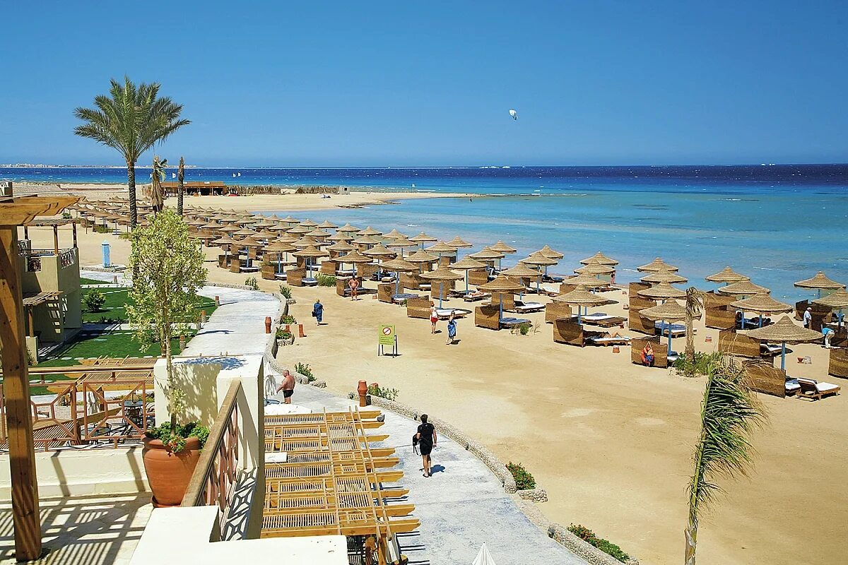 Империал абу. Египет империал шамс абу сома 5. Imperial shams abu soma resort 5 центральный вход. Imperial shams abu soma 5. Египет империал шамс абу сома 5.