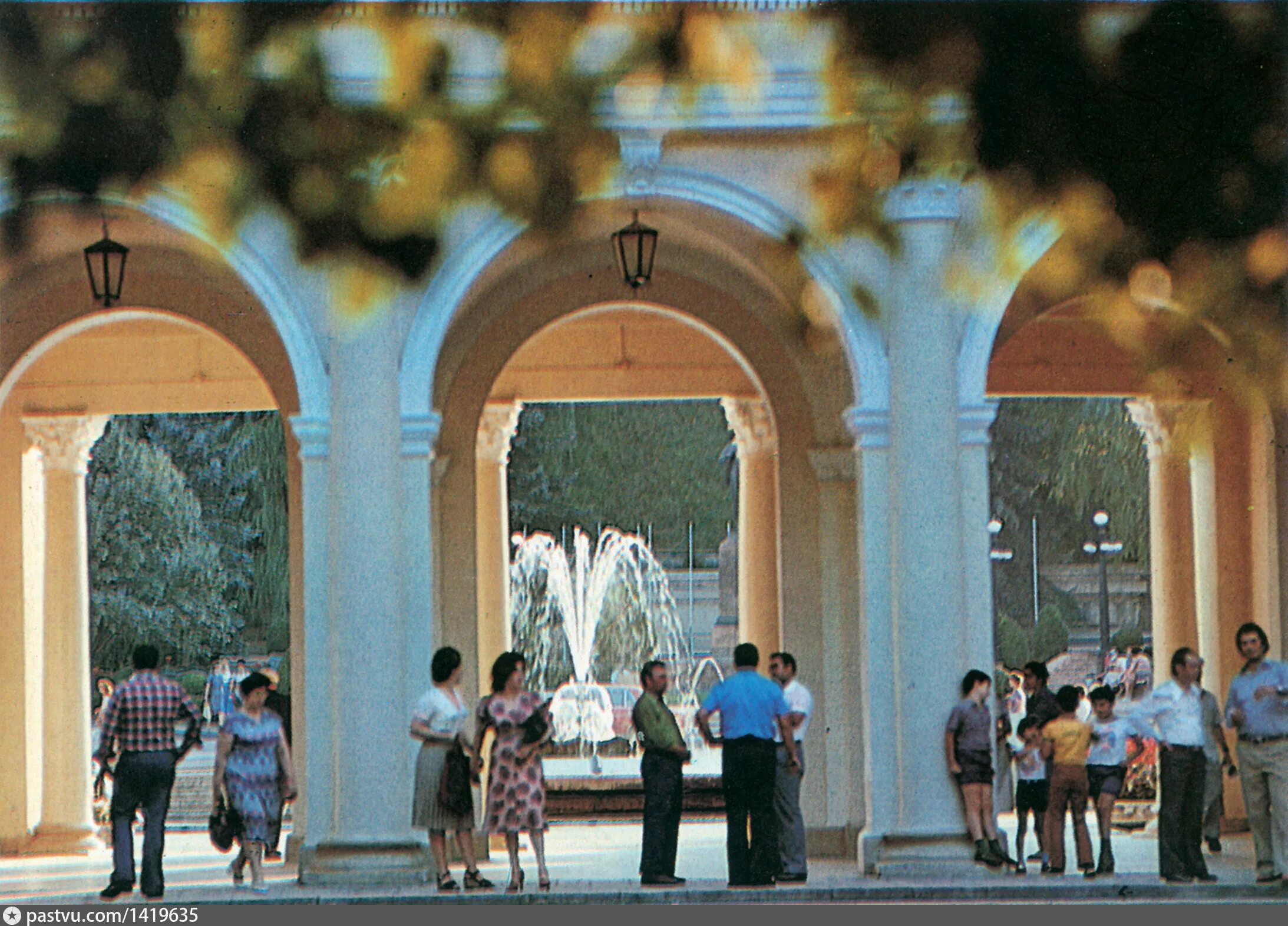 Парки советского времени. Кисловодск 80-е годы. Кисловодск в 80 годы. Кисловодск 70-е. Кисловодск Родник в парке 80-е.