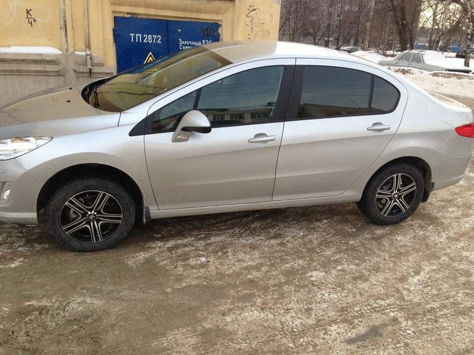 Колеса пежо 408. Peugeot 408 r18. Пежо 408 r17. Пежо 408 на 17 дисках. Диски пежо 408.