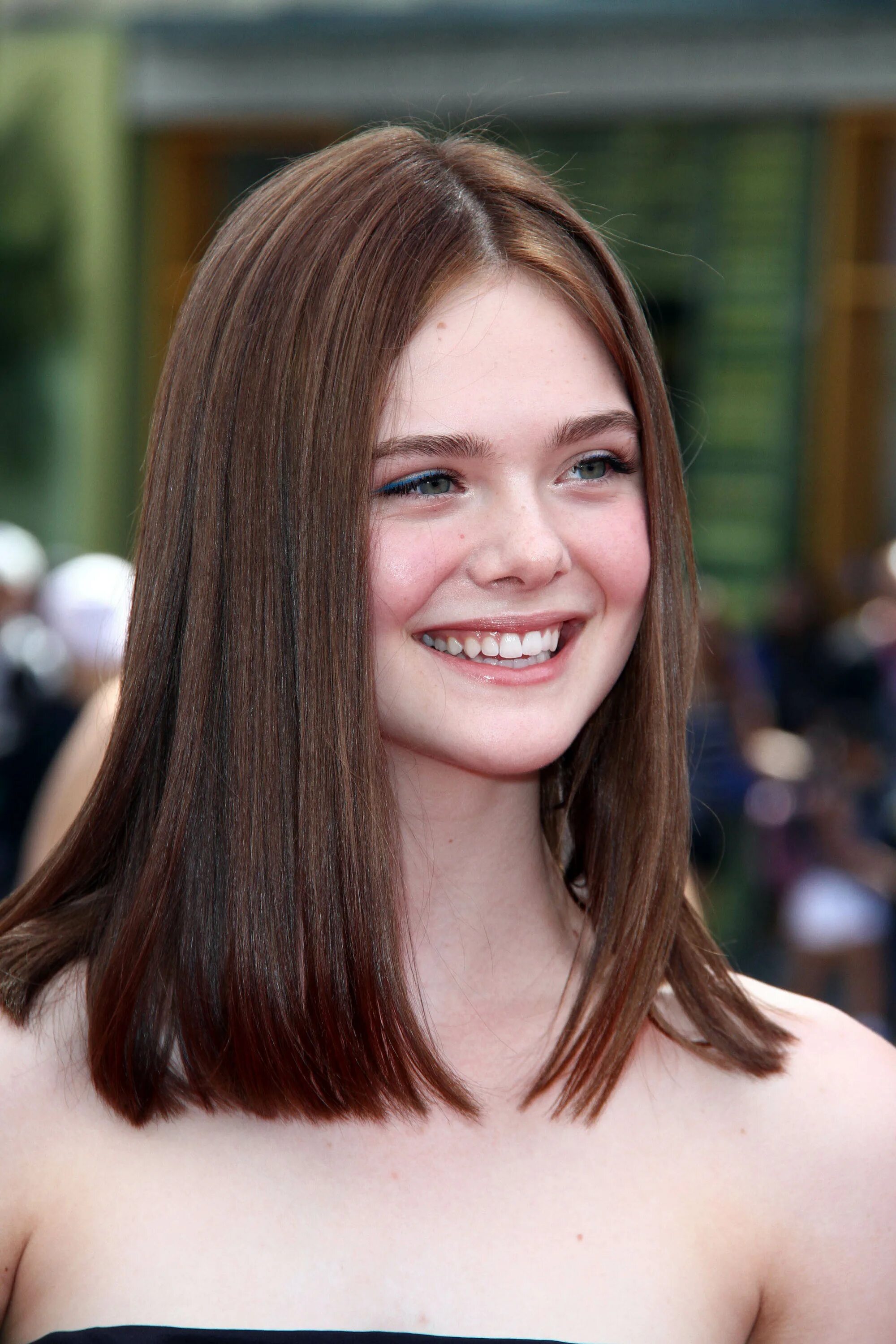 виктория джастис стрижка. девочка ниже плеч. виктория джастис удлиненное каре. девочка ниже плеч. стрижка lob long-bob.