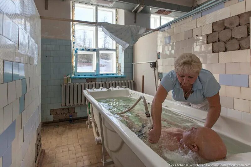 Почему закрываются санатории. Магаданская область санатории. санаторий талая магадан бассейн. санаторий талая магаданская область.