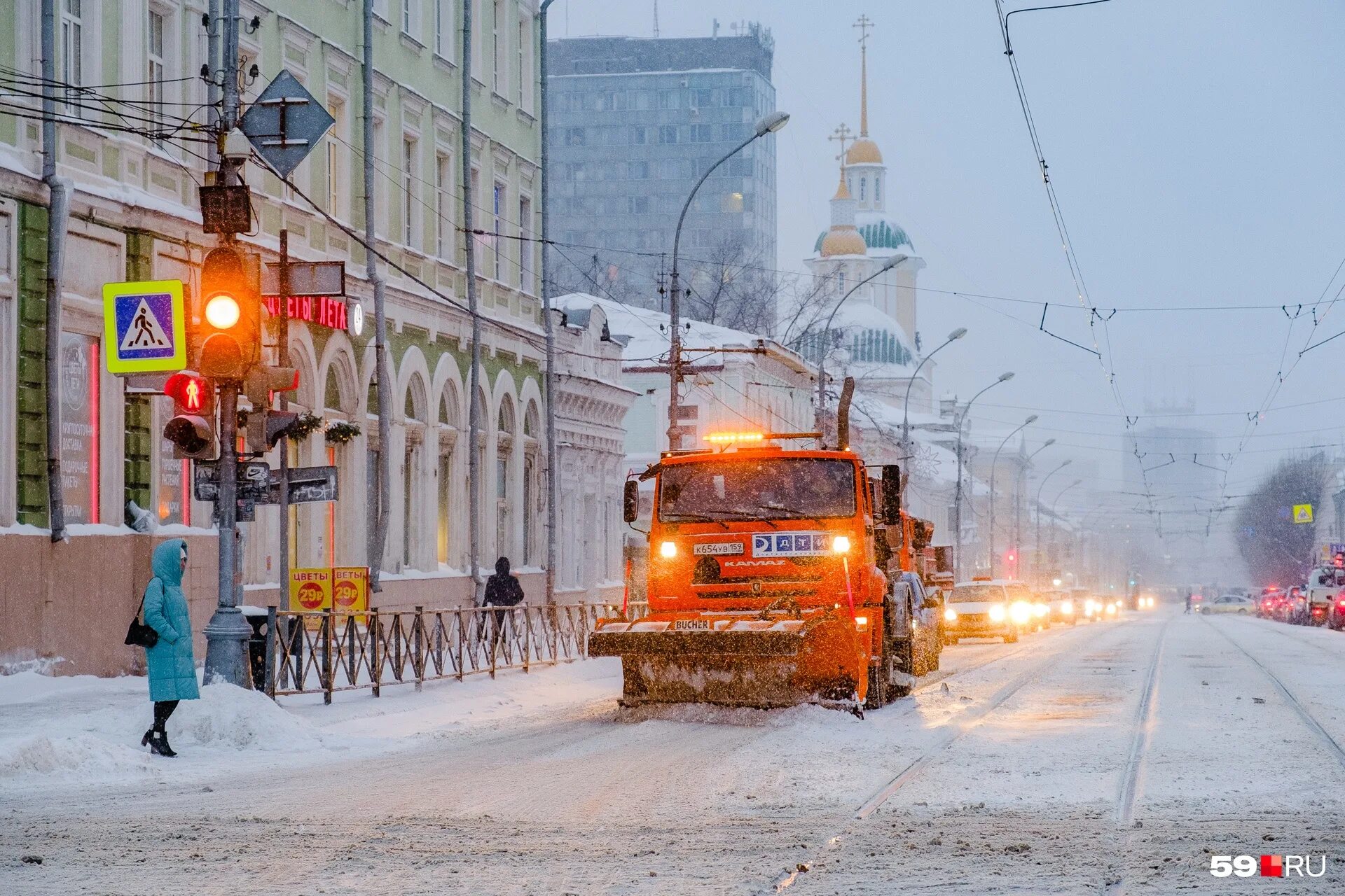 постройки рз снега пермь. сугробы в перми. снежная пермь. снежное пермь. снегопад в перми.